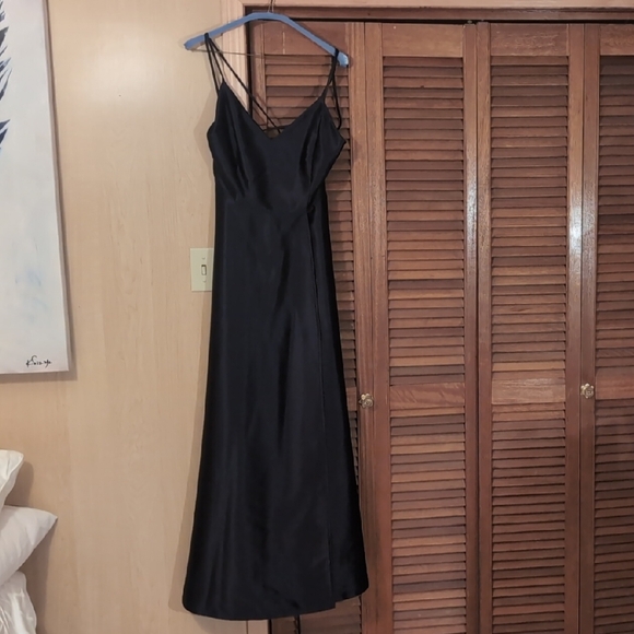 La Scala Dresses & Skirts - Elegant Black Sleeveless Dress